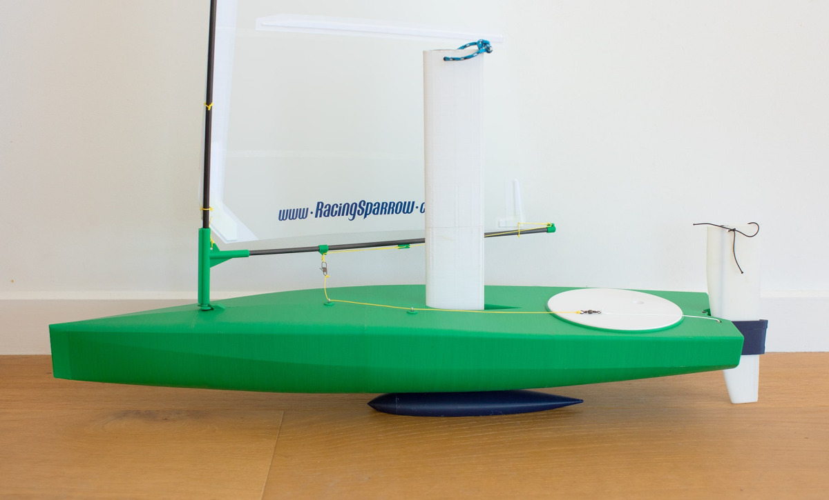 Rennsperling Ranger-Fernsteuerjacht mit dem innovativen Design von absenkbarem Kiel und Ruder.