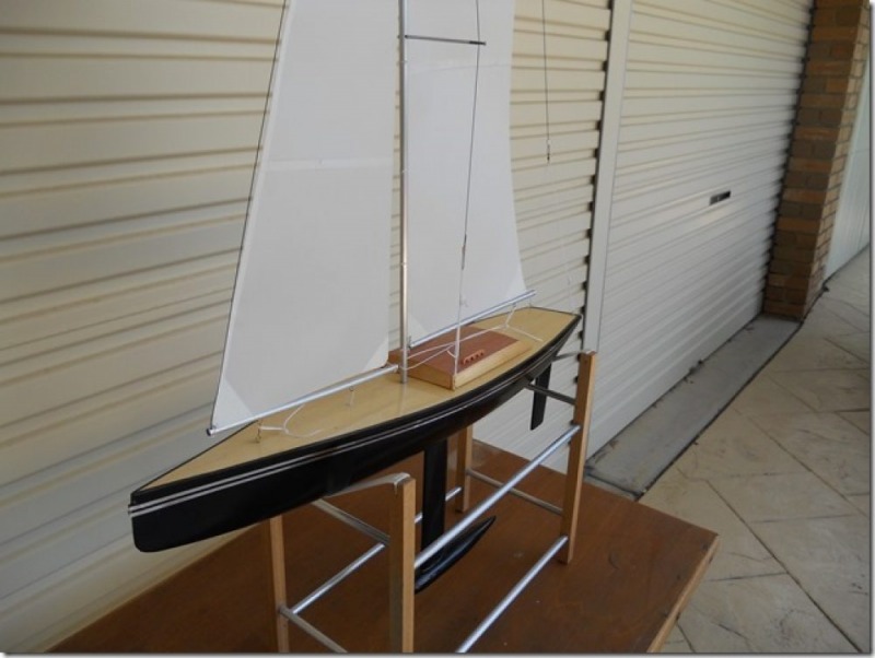 RC Yacht - Royal Declerks' Black Pearl, Australia