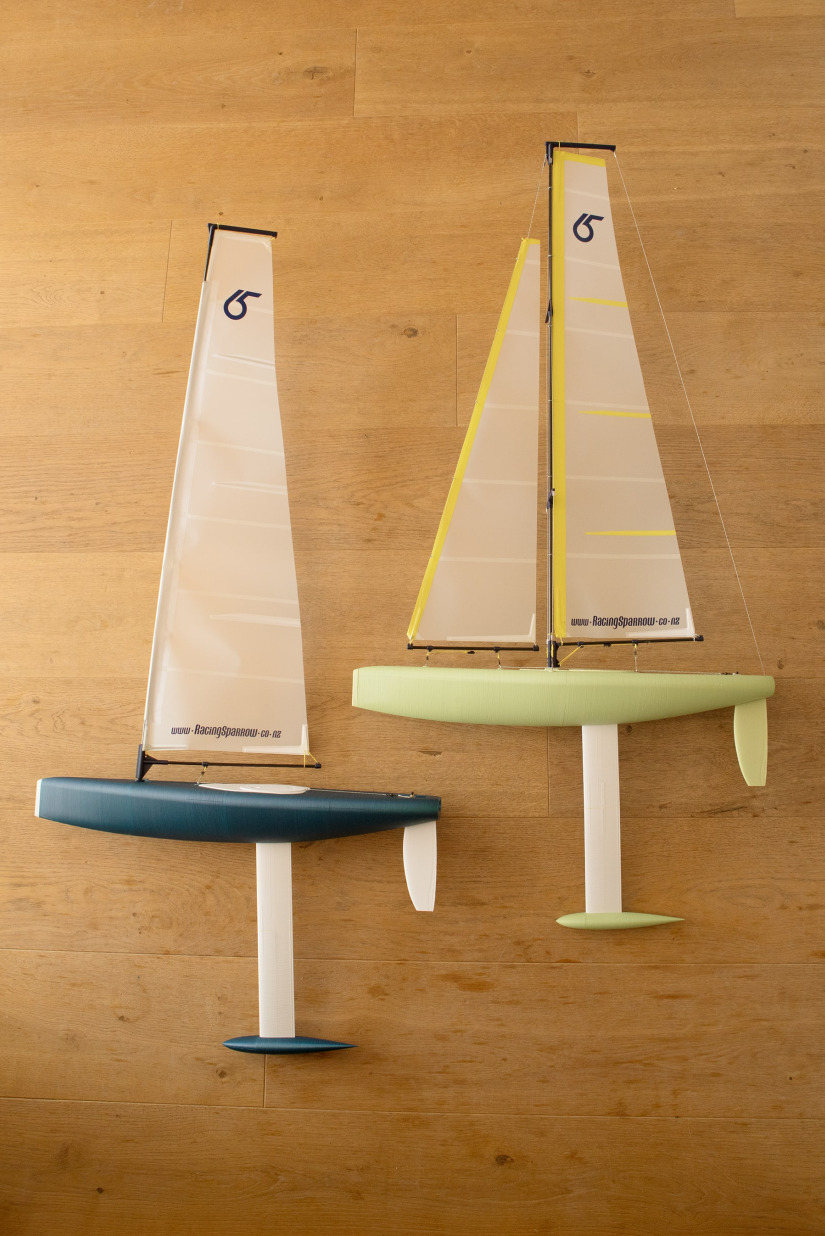 This photo shows the versatile RG65 from RacingSparrow that can be built in two styles. This boat is mostly 3D printed and is designed by New Zealander Bryn Heveldt.