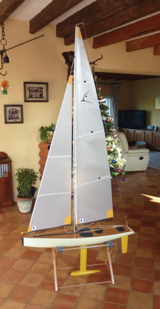 Racing Sparrow model yacht - 1 meter